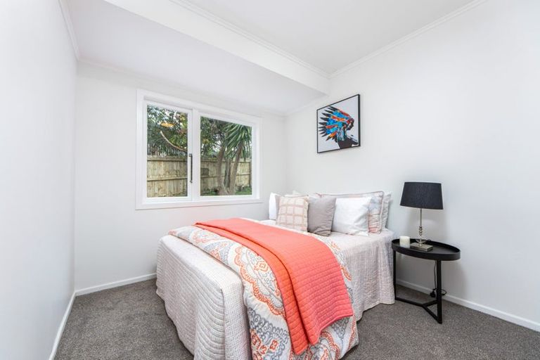 Photo of property in 114 Edmonton Road, Henderson, Auckland, 0612