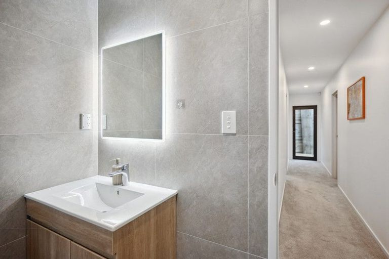 Photo of property in 1b Robin Lane, Browns Bay, Auckland, 0630