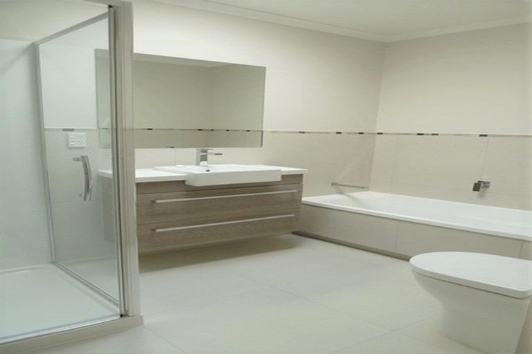 Photo of property in 24 Costa Viva Crescent, Karaka, Papakura, 2113