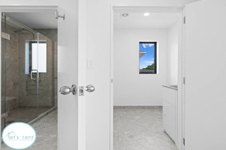 Photo of property in 33 Sunnypark Avenue, Rosehill, Papakura, 2113