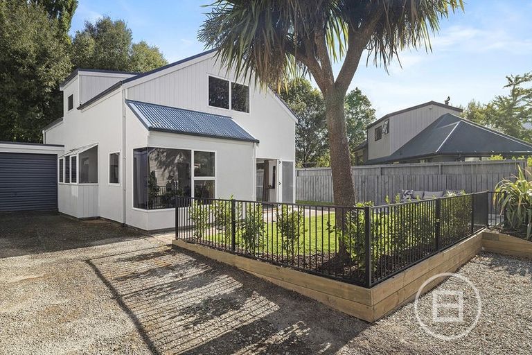 Photo of property in 28 Kawarau Place, Frankton, Queenstown, 9300