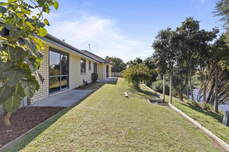 Photo of property in 68 Lough Bourne Drive, Pukekohe, 2120
