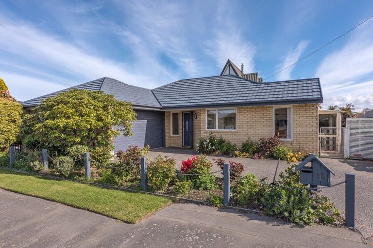 Photo of property in 12 Seymour Street, Hornby, Christchurch, 8042