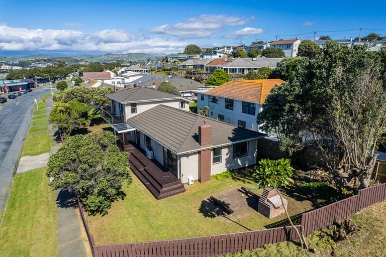 Photo of property in 2 Te Pene Avenue, Titahi Bay, Porirua, 5022