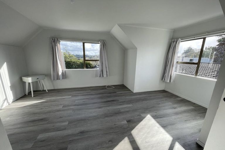 Photo of property in 306 Don Buck Road, Massey, Auckland, 0614