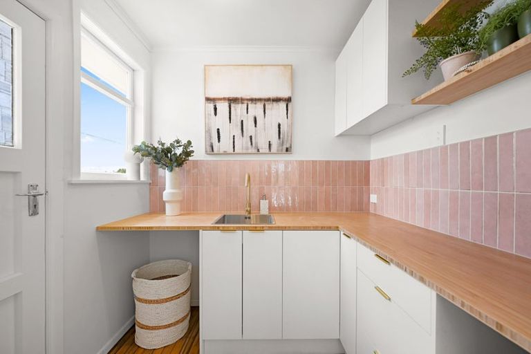 Photo of property in 182 Ngatai Road, Otumoetai, Tauranga, 3110