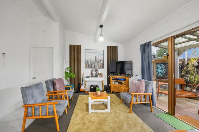 Photo of property in 1/312 Royal Road, Massey, Auckland, 0614