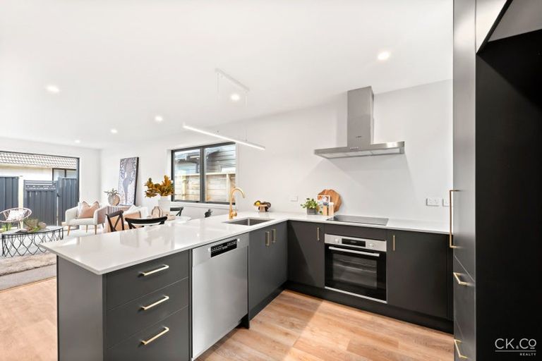 Photo of property in 22a Palmer Crescent, Silverstream, Upper Hutt, 5019