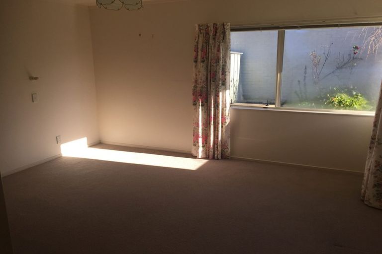 Photo of property in 52 Parata Street, Waikanae, 5036