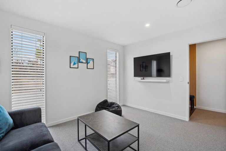 Photo of property in 2 Mcneil Crescent, Wanaka, 9305