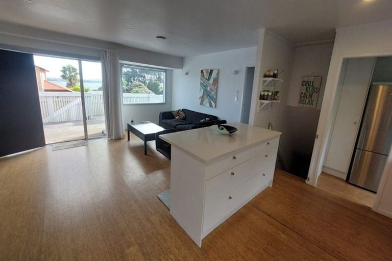 Photo of property in 1/5a Pullum Street, Birkenhead, Auckland, 0626