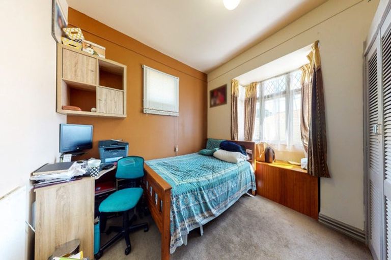 Photo of property in 11 Toru Street, Lyall Bay, Wellington, 6022