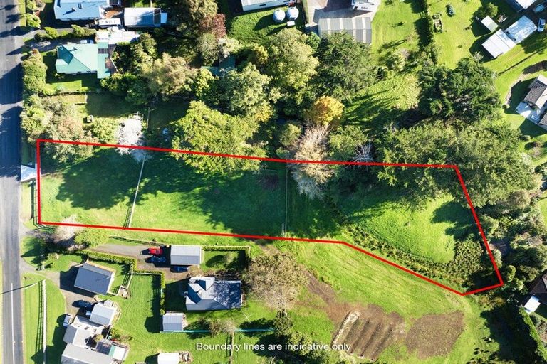 Photo of property in 10 Hull Road, Waiuku, 2123