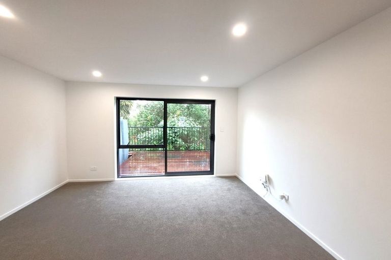 Photo of property in 56 Raupeti Lane, Henderson, 0612