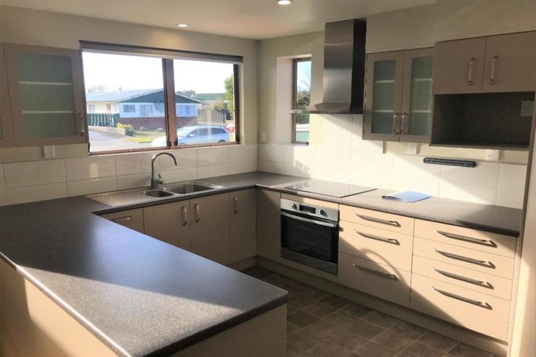 Photo of property in 27 Coventry Avenue, Tamatea, Napier, 4112