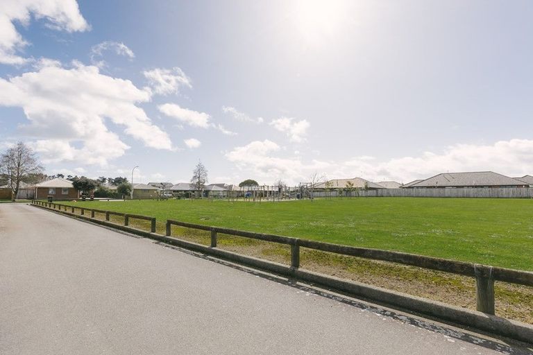 Photo of property in 39 Parnell Heights Drive, Kelvin Grove, Palmerston North, 4414