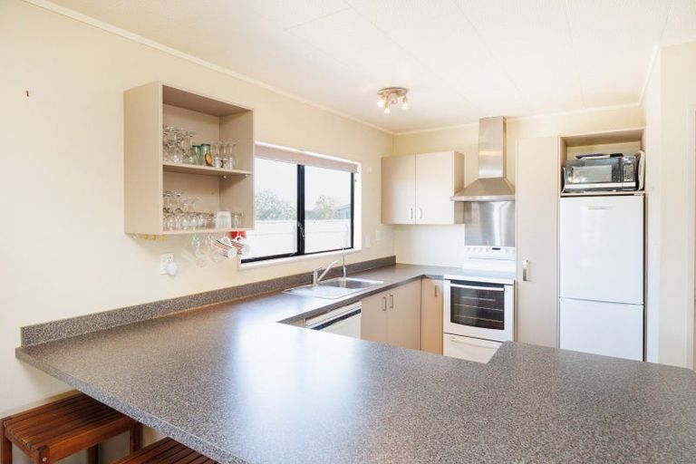 Photo of property in 18 Thomas Place, Foxton Beach, Foxton, 4815