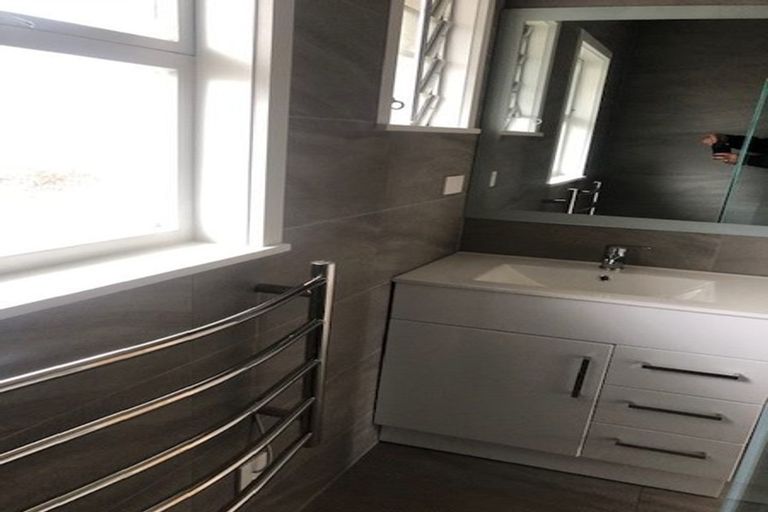 Photo of property in 1/3 Ocean View Road, Hillcrest, Auckland, 0627