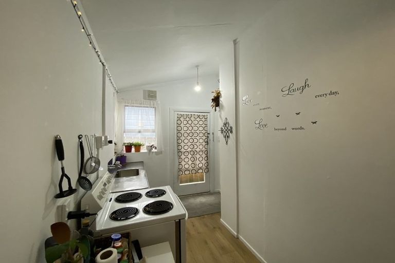 Photo of property in 36 Rolleston Street, Mount Cook, Wellington, 6021