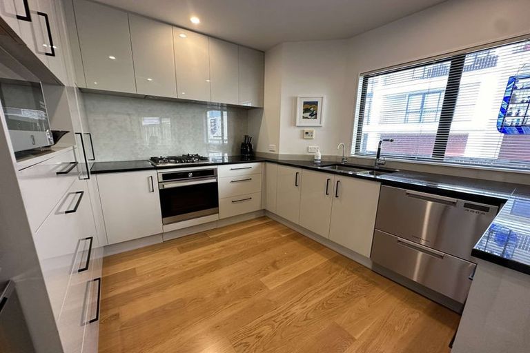 Photo of property in 22u7 Oriental Terrace, Oriental Bay, Wellington, 6011