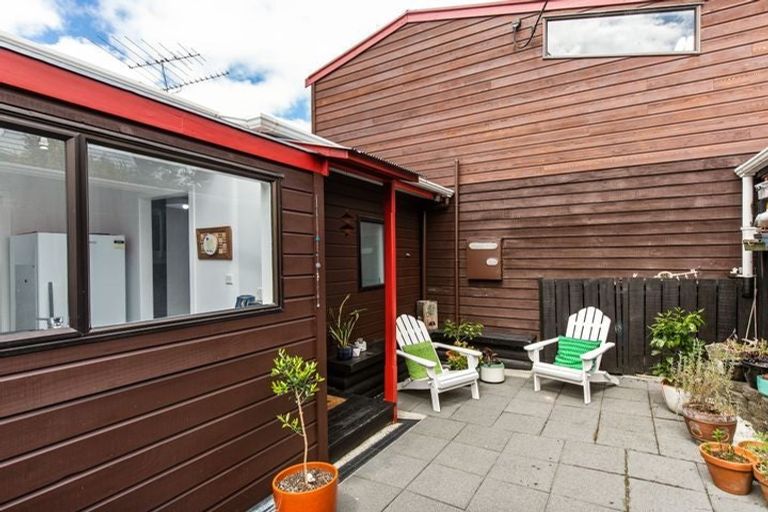 Photo of property in 4/33 Eskdale Road, Birkdale, Auckland, 0626