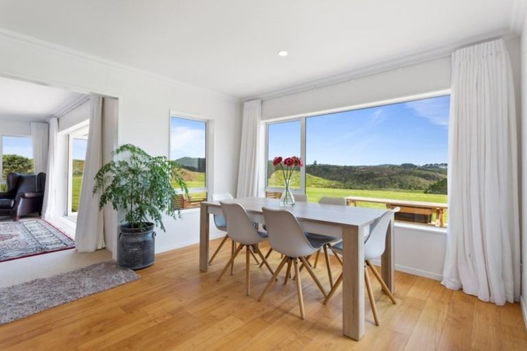 Photo of property in 135a Hutchinson Road, Helensville, 0875