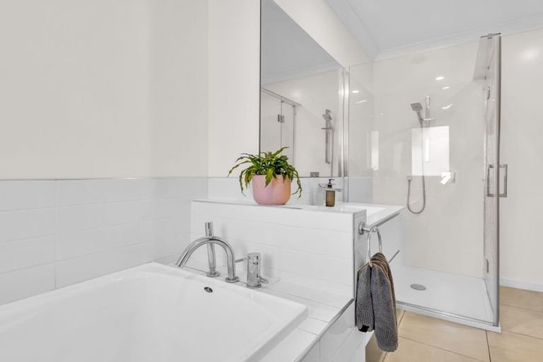 Photo of property in 1106 Caroline Road, Mayfair, Hastings, 4122