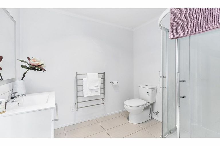 Photo of property in 19 Cresswell Place, Johnsonville, Wellington, 6037