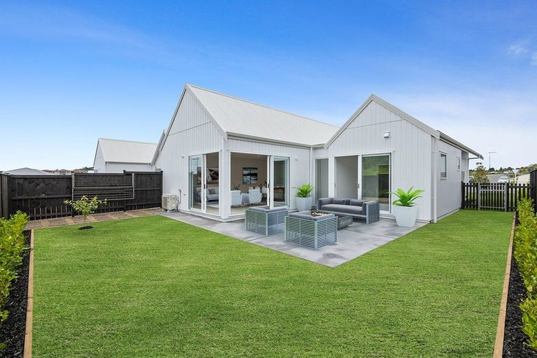 Photo of property in 23a Tiromoana Drive, Red Beach, 0932