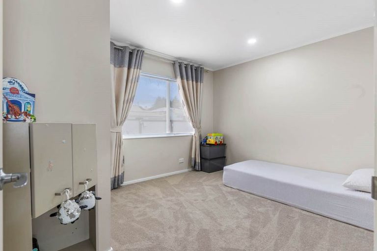 Photo of property in 58a Tironui Road, Takanini, 2112