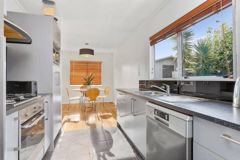 Photo of property in 1/7 Quiet Street, Te Atatu South, Auckland, 0610