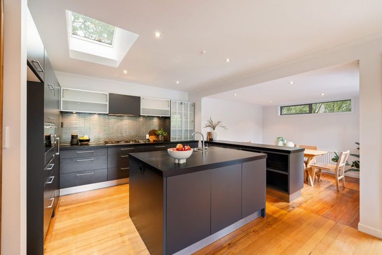Photo of property in 35 Kirkwood Avenue, Upper Riccarton, Christchurch, 8041