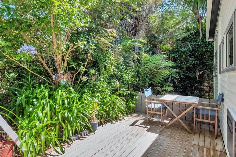 Photo of property in 1/43 Glamorgan Drive, Torbay, Auckland, 0630