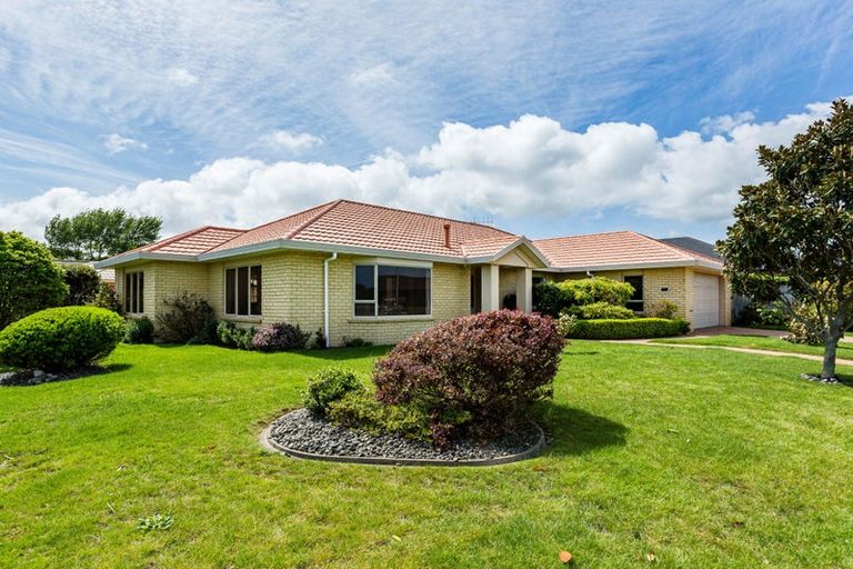 Photo of property in 2 Terry Lane, Paraparaumu Beach, Paraparaumu, 5032