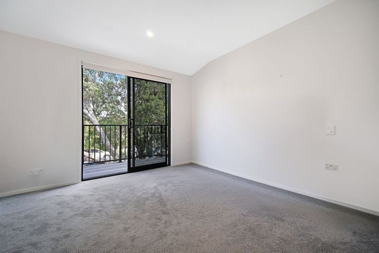 Photo of property in 3/137 Tirimoana Road, Te Atatu South, Auckland, 0602