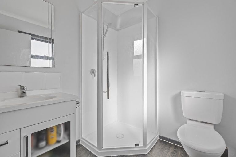 Photo of property in 15a Carthew Street, Okato, 4335