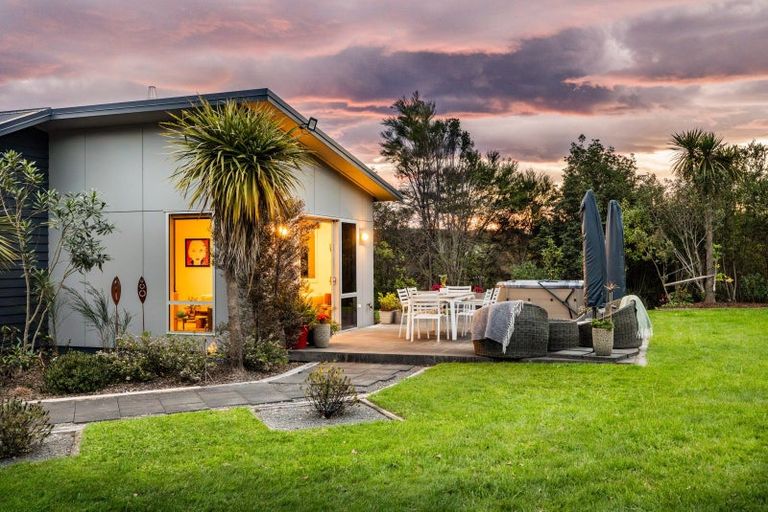 Photo of property in 28 Esk View Road, Eskdale, Napier, 4182