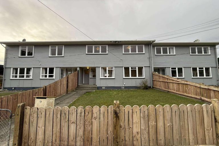 Photo of property in 9 Wainhouse Street, Stokes Valley, Lower Hutt, 5019