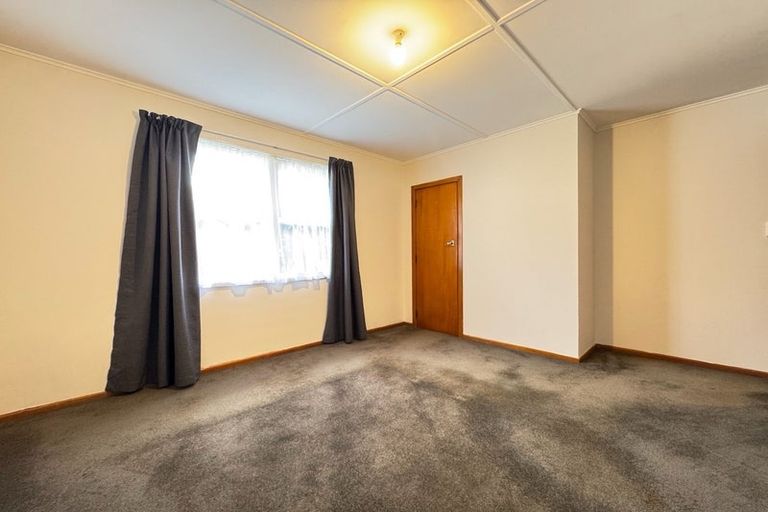 Photo of property in 16 Beazley Avenue, Paparangi, Wellington, 6037