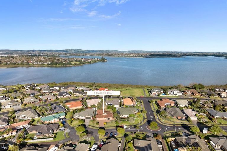 Photo of property in 5 Castlehill Court, Wattle Downs, Auckland, 2103
