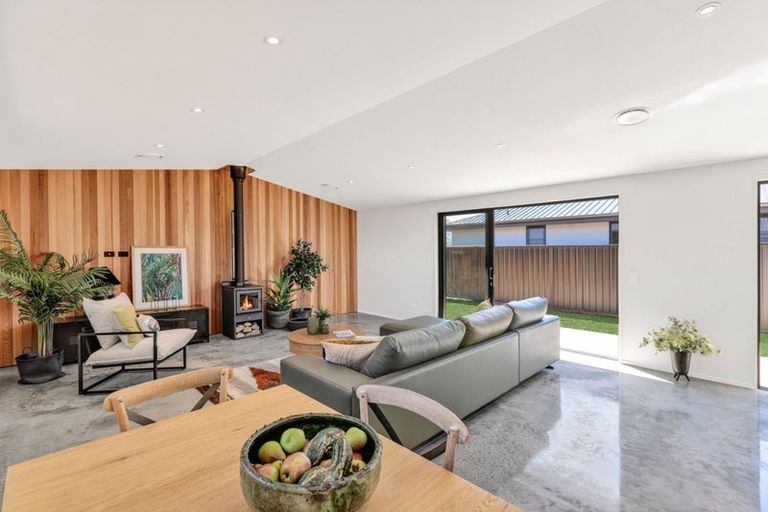 Photo of property in 22 Gillespie Street, Lake Hawea, 9382