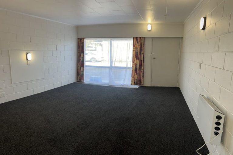 Photo of property in 17 Wolfe Street, Regent, Whangarei, 0112