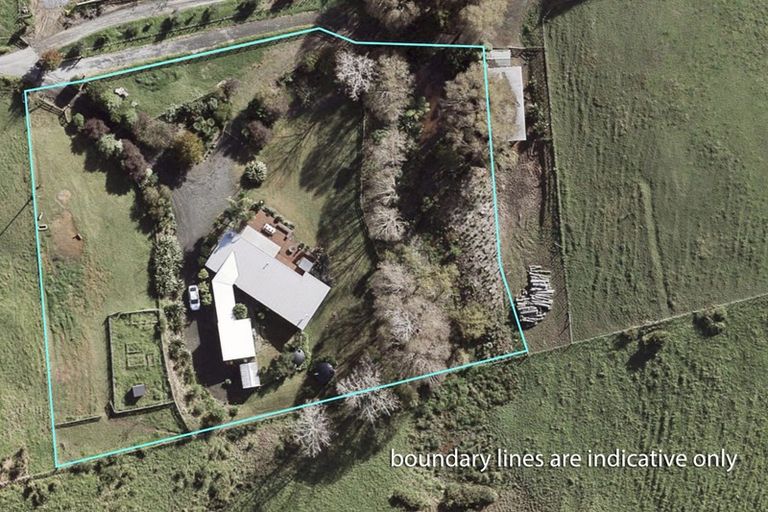 Photo of property in 8 Pineview Lane, Helensville, 0875