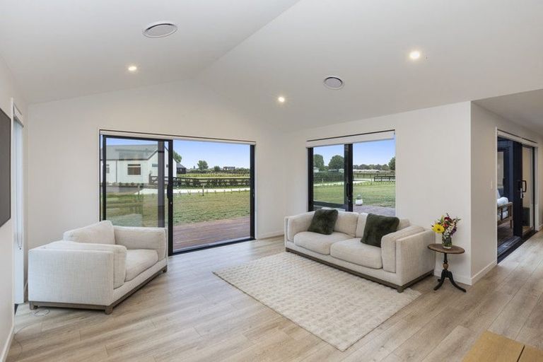 Photo of property in 34 Waitai Close, Long Bay, 0630