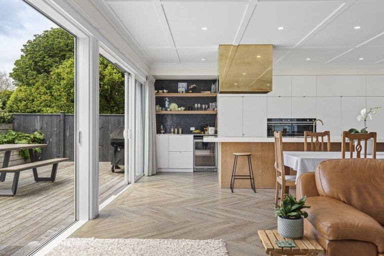 Photo of property in 33 Ballance Street, Lower Vogeltown, New Plymouth, 4310