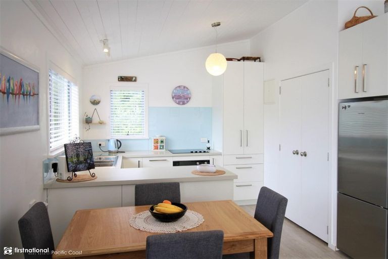 Photo of property in 2a Swordfish Avenue, Whiritoa, Whangamata, 3691