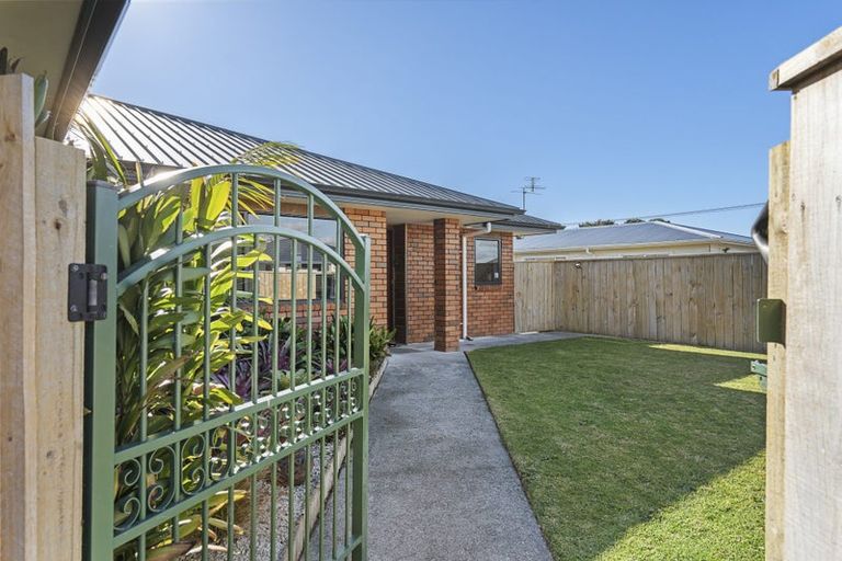 Photo of property in 11 Wilton Street, Westown, New Plymouth, 4310