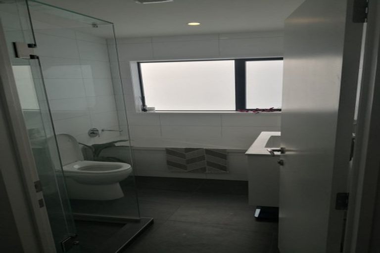 Photo of property in 21c Chippendale Crescent, Birkdale, Auckland, 0626