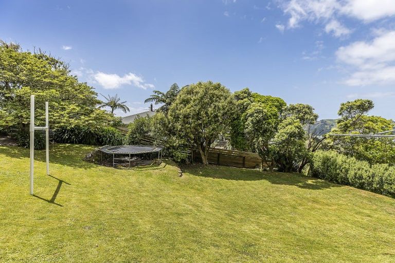 Photo of property in 17 Fortunatus Street, Brooklyn, Wellington, 6021