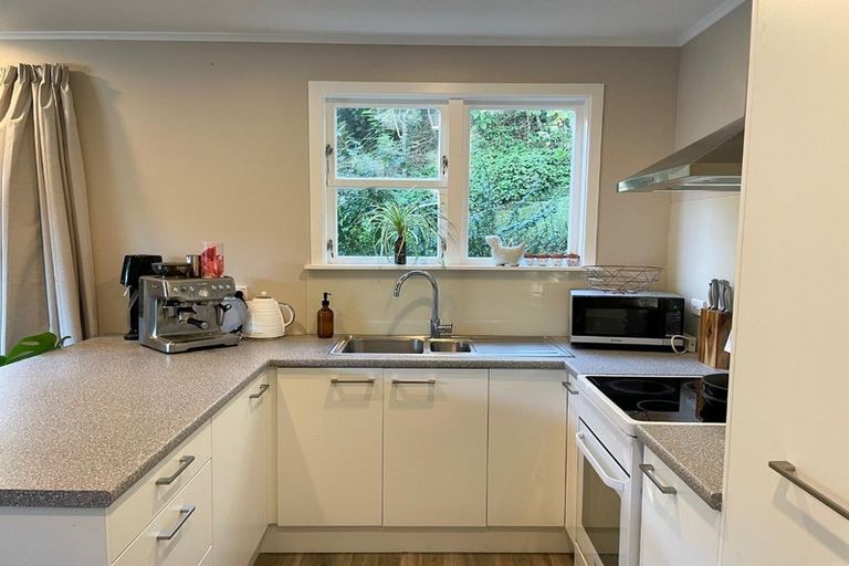 Photo of property in 7 Chaucer Way, Karori, Wellington, 6012